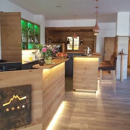 Zum Gourmet Отель Зеефельд в Тироле